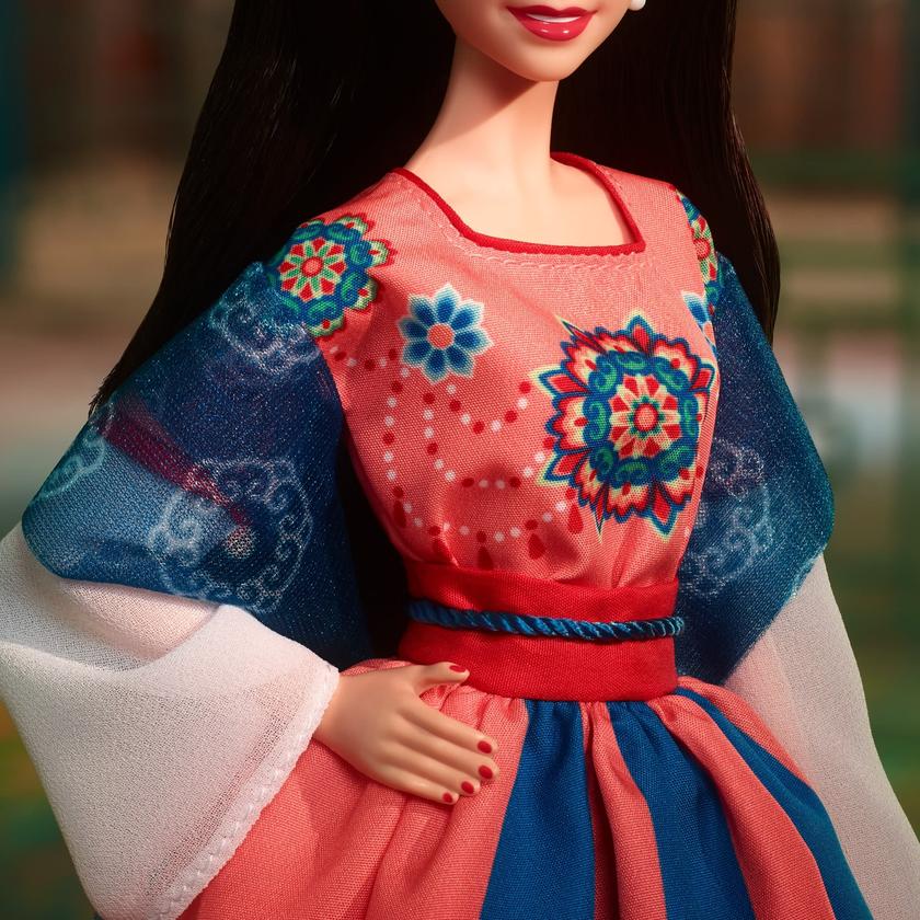 Barbie Doll, Lunar New Year Collector Item, Traditional Hanfu Robe Same Day Delivery