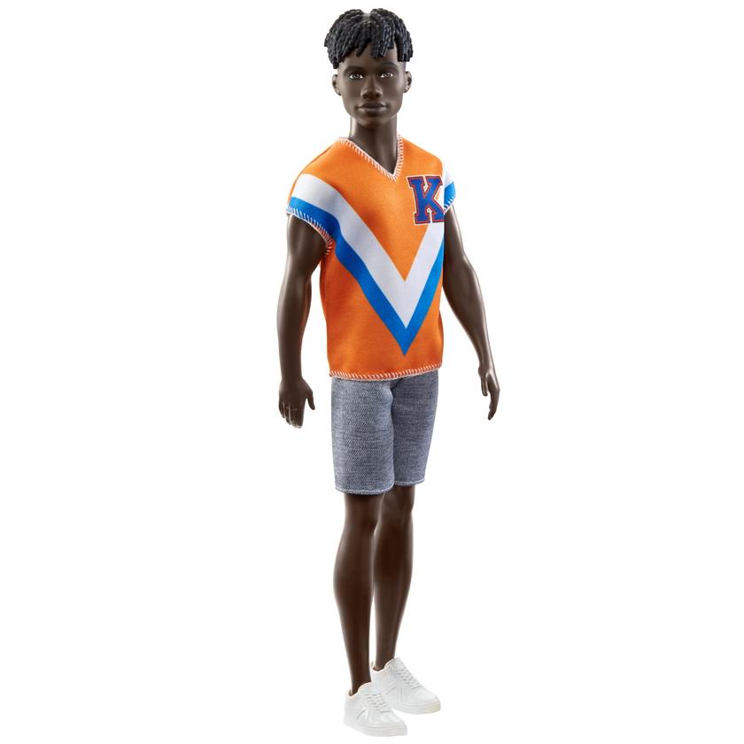 Barbie Fashion & Beauty Muñeco Ken con playera naranja y bermudas grises High Quality