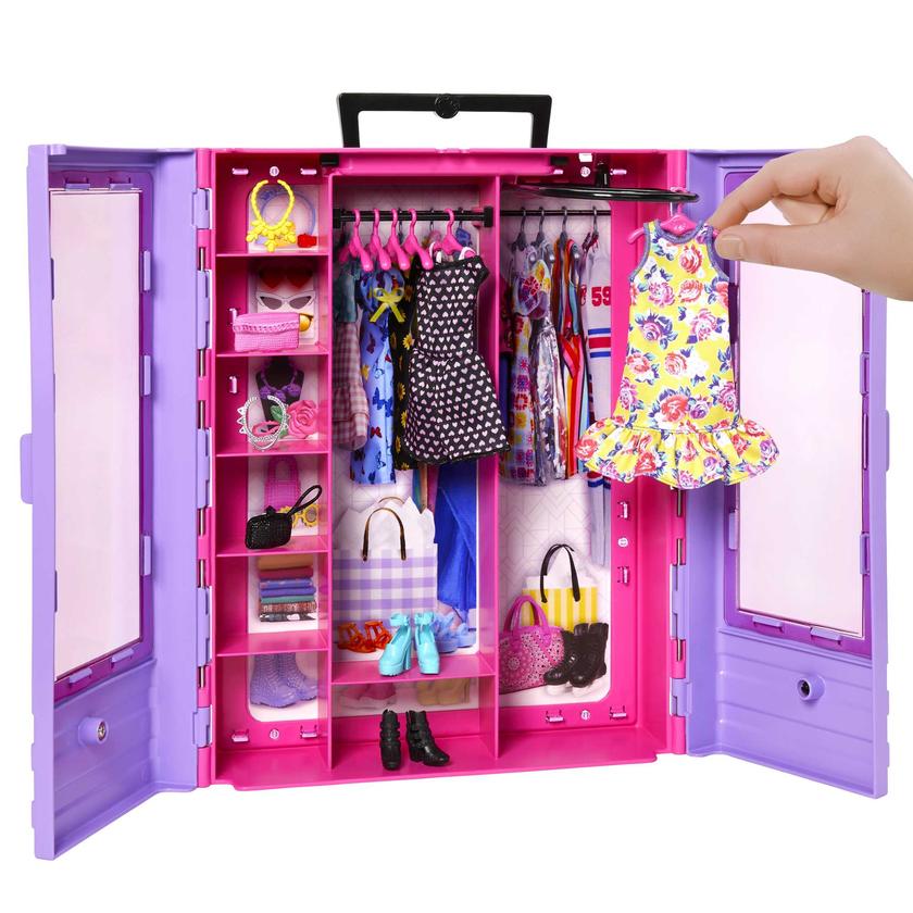 Barbie Fashionistas Poupée et Accessoires Armoire Mode For Sale