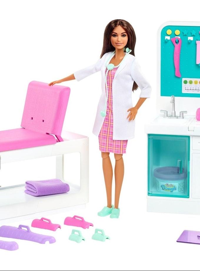 Barbie Fast Cast Clinic Playset With Brunette Barbie Doctor Doll, 4 Play Areas, 30+ Play Pieces Same Day Delivery