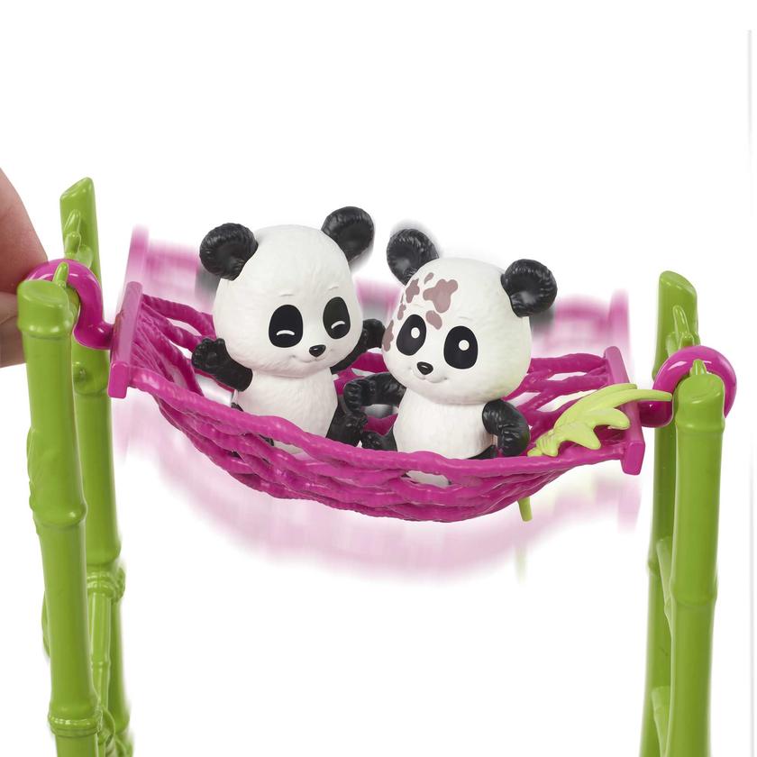 Barbie Le Sanctuaire des Pandas Coffret, Poupée et +20 Accessoires High Quality